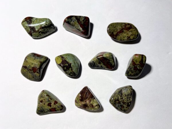 Epidot med Röd Jaspis (Dragon Stone)