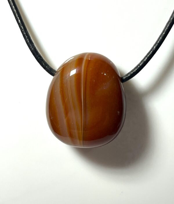 Karneol (med hål)